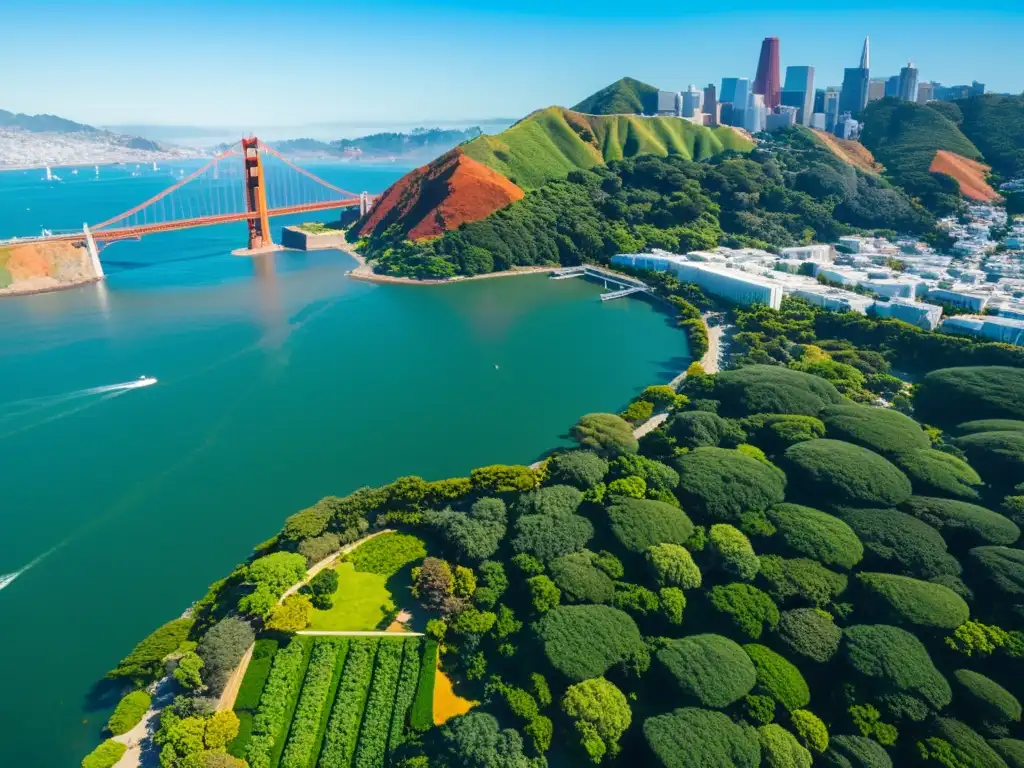 Vista aérea impactante de San Francisco, con el Puente Golden Gate destacándose en un entorno de exuberante naturaleza y arquitectura urbana